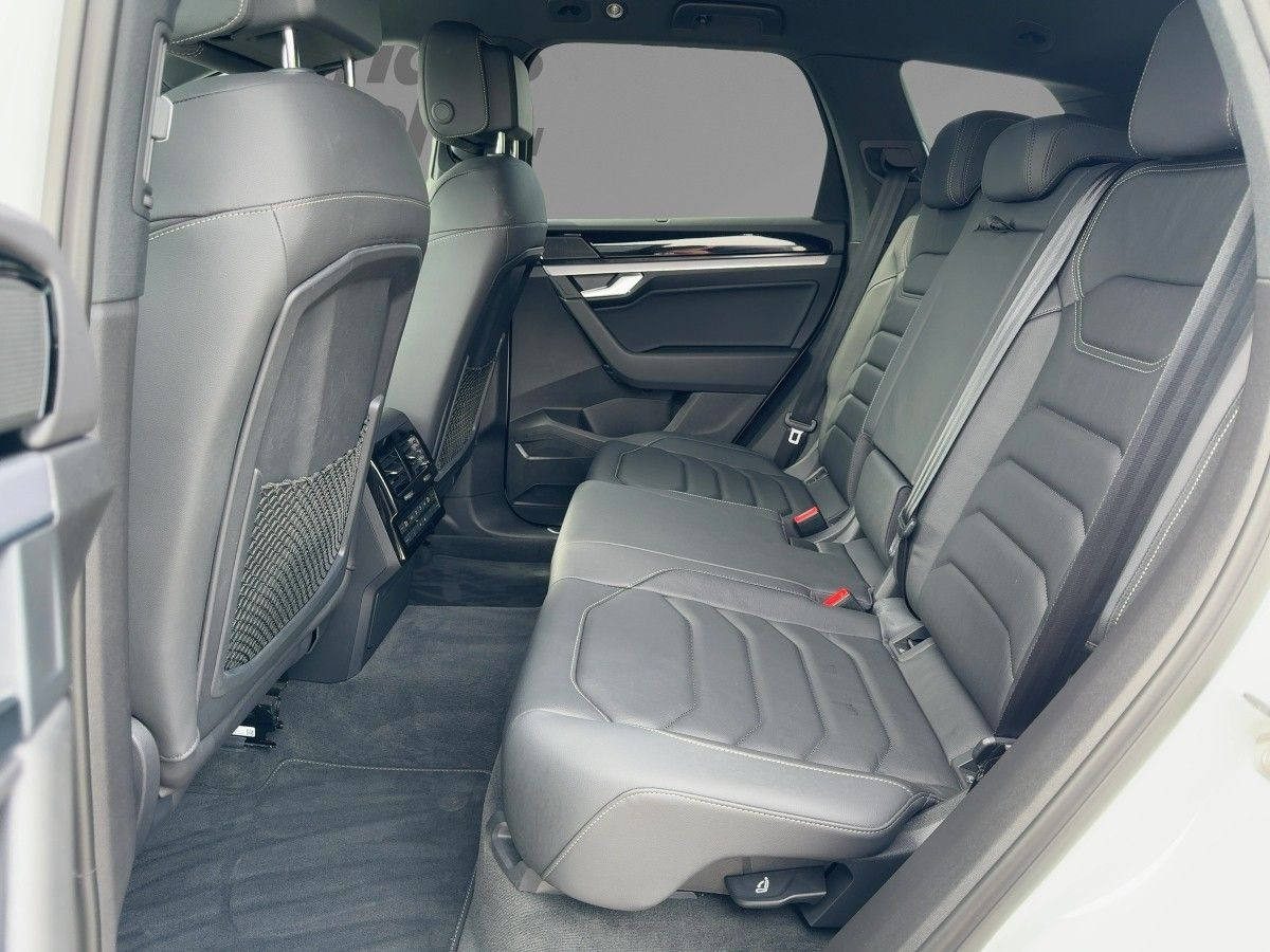 Touareg 3.0 V6 TDI DSG 4M R-Line ACC AHK Navi LED-Matrix Luft Area View