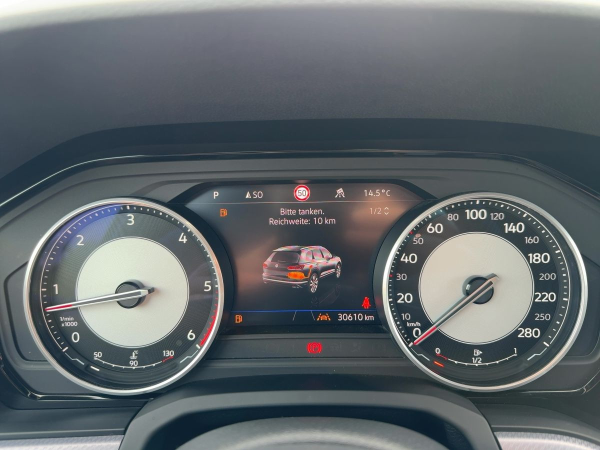 Touareg 3.0 V6 TDI DSG 4M R-Line ACC AHK Navi LED-Matrix Luft Area View