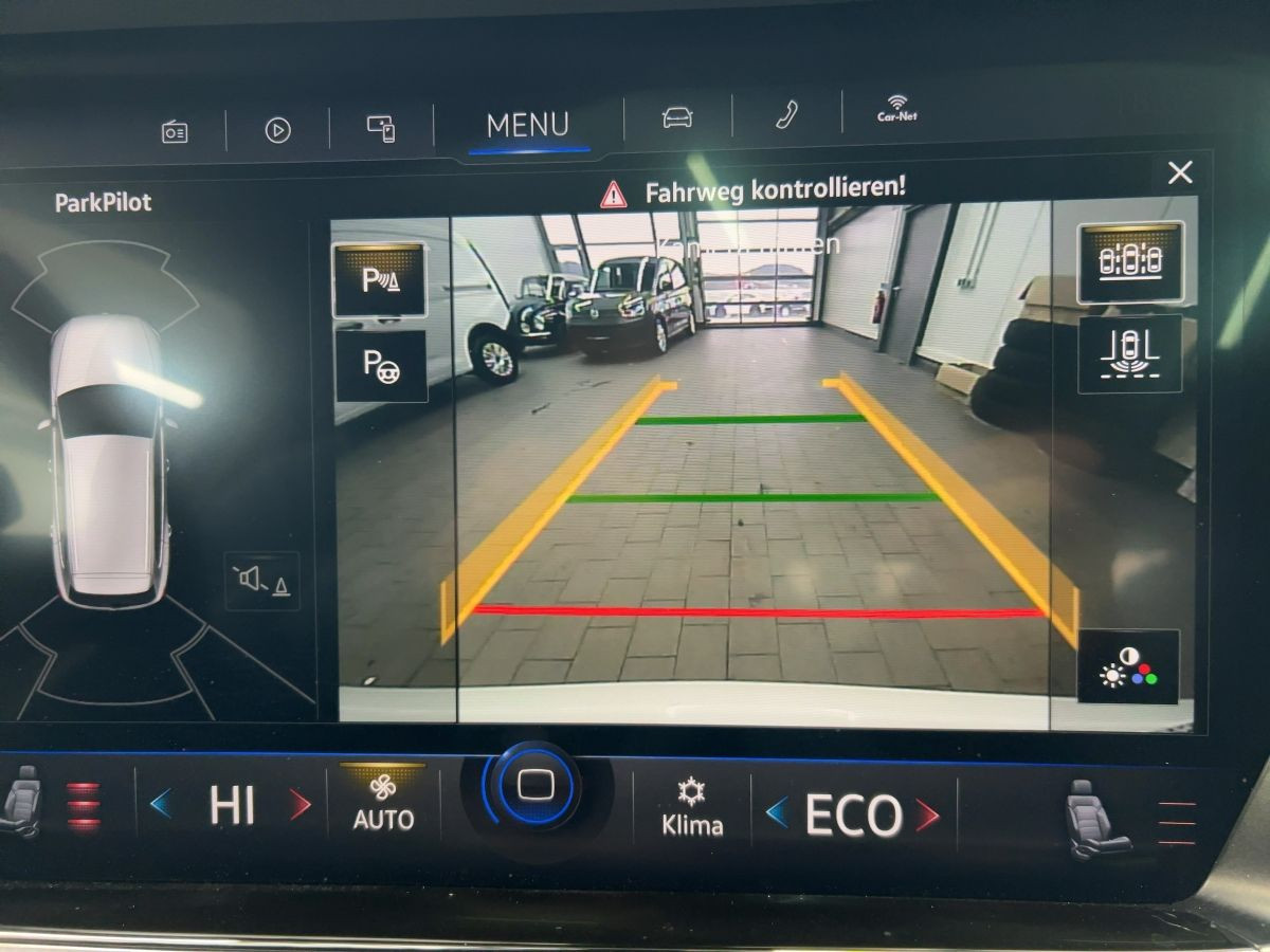 Touareg 3.0 V6 TDI DSG 4M R-Line Pano Luft LED-Matrix Leder Kamera ACC Navi