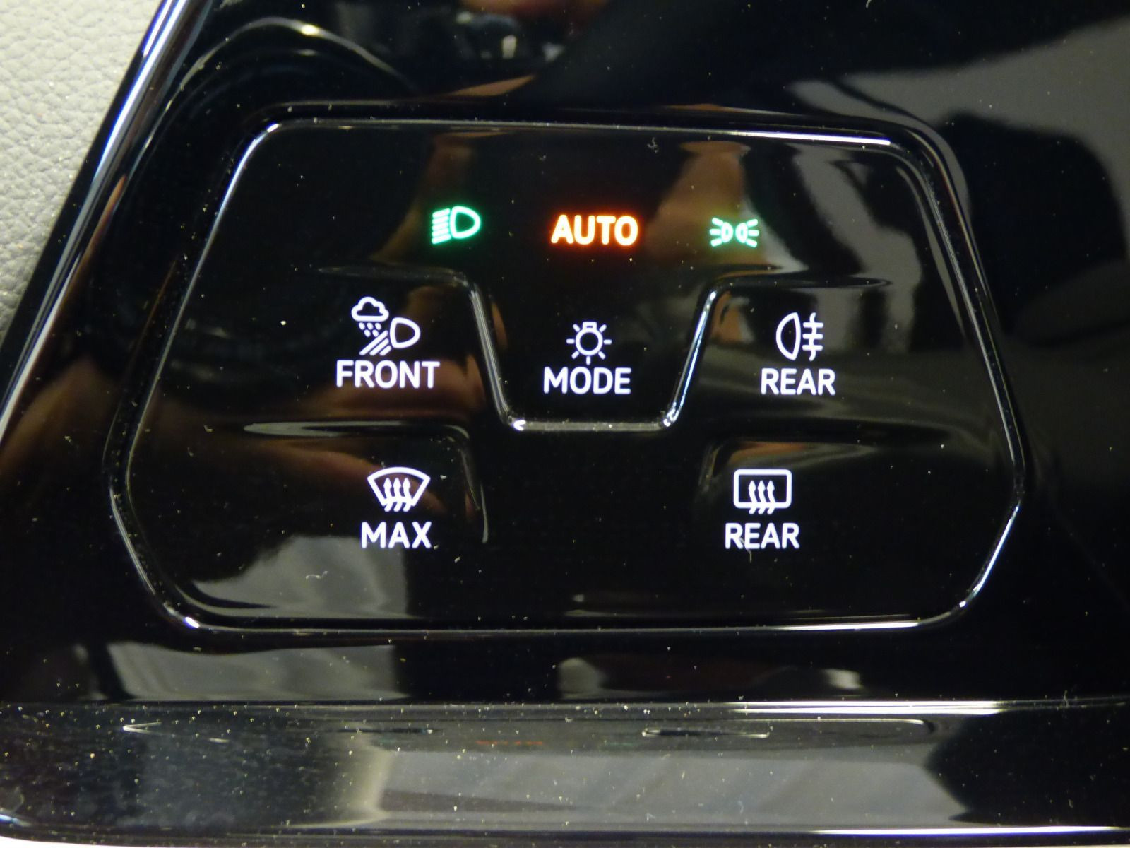 Golf VIII Variant 2.0 TDI DSG Life AHK ACC Navi LED-Matrix DAB+Lane Ass. Keyless