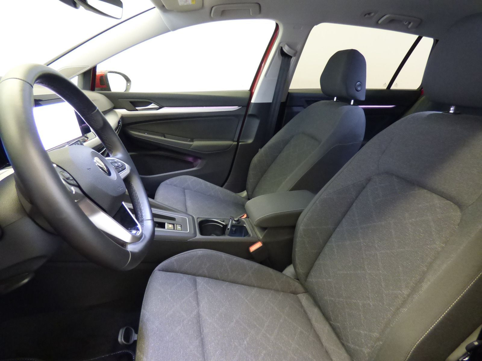 Golf VIII Variant 2.0 TDI DSG Life AHK ACC Navi LED-Matrix DAB+Lane Ass. Keyless