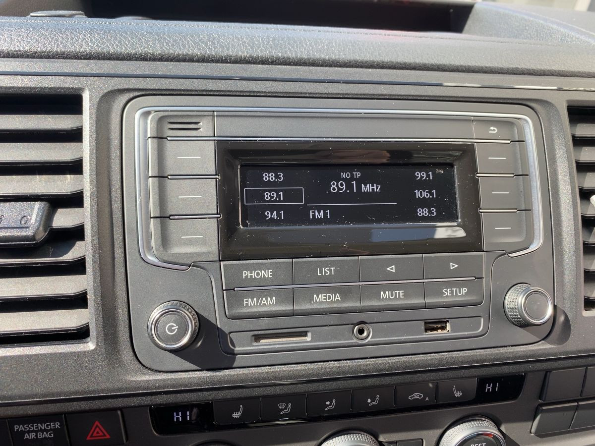 T6 Multivan 2.0 TDI DSG Trendline ACC AHK LED Parkp. Bluet. Sitzh. Climatronic