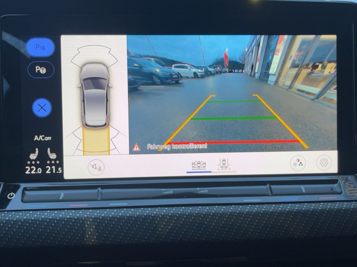 Golf VIII R 2.0 TSI DSG 4M ACC DCC LED-Matrix Kamera Navi 