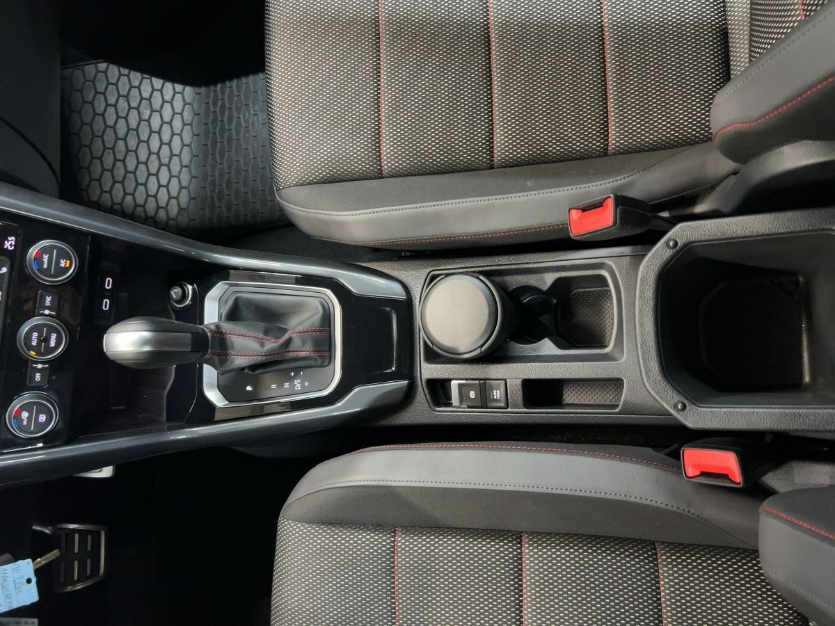 T-Roc 1.5 TSI DSG Sport R-line  ACC LED Navi Lane-Ass Bluet.