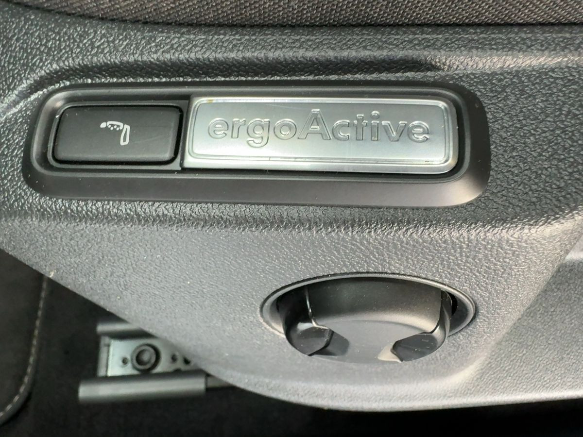 T-Roc 2.0 TDI DSG R-Line AHK ACC Navi LED-Plus Kamera Sitzh. DAB+