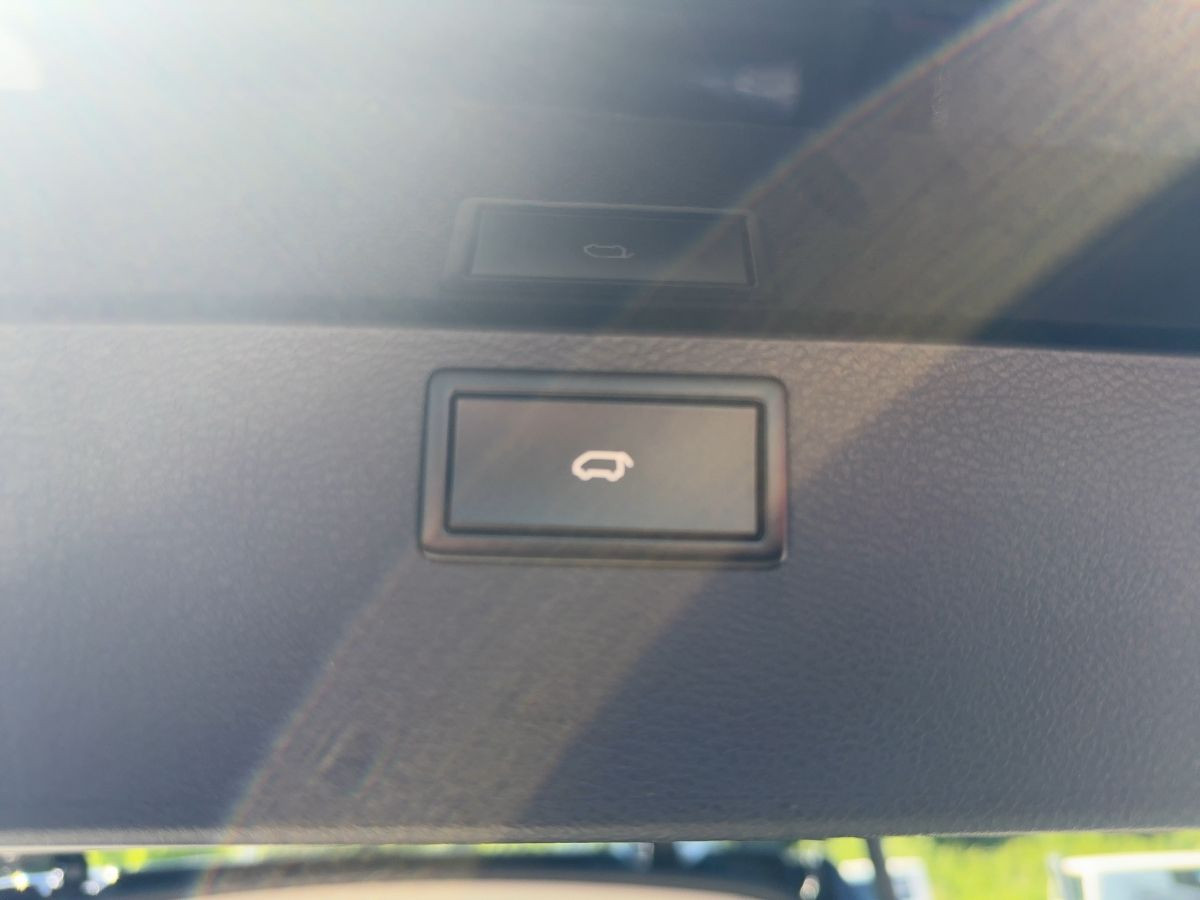 Multivan 2.0 TDI DSG 4M Highline Standh. ACC Navi LED Kamera DAB+ Side Ass. Sitzh.