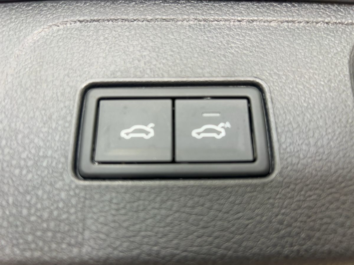 Passat Variant GTE 1.4 TSI DSG AHK ACC LED-Matrix Standh. Navi KamerA Park-Ass