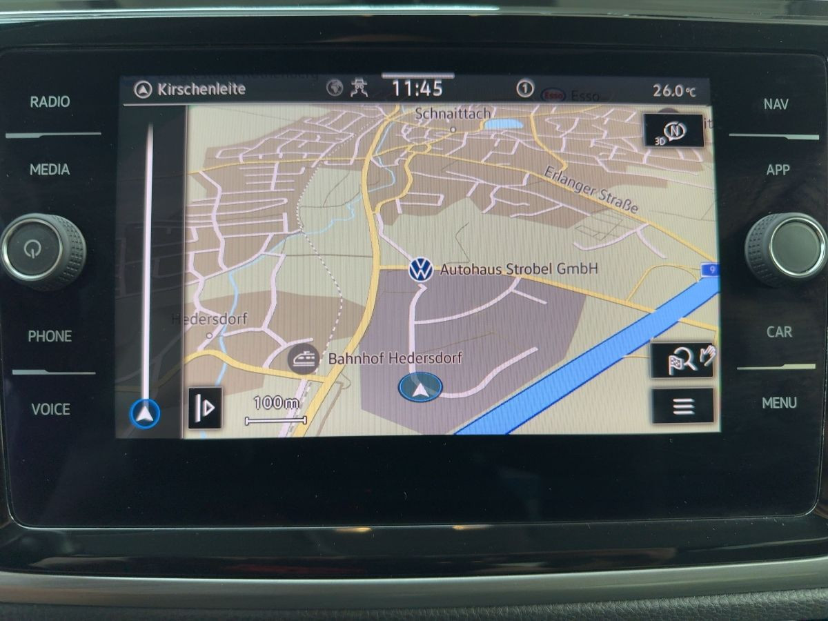 Touran 1.5 TSI DSG Comfortline 7-Sitze ACC Navi ergo Bluet. Sitzh.