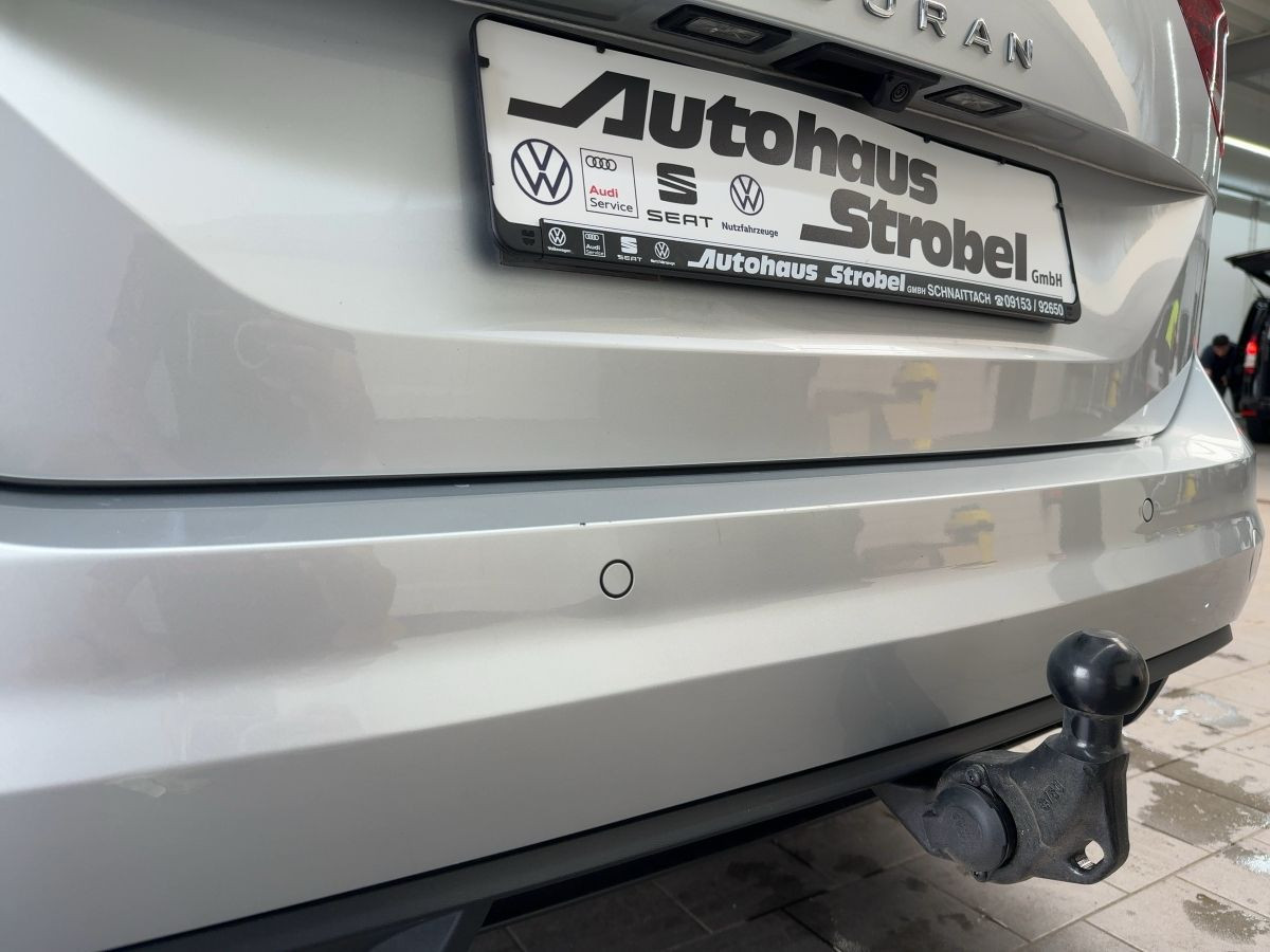 Touran 1.5 TSI DSG Comfortline 7-Sitze ACC Navi ergo Bluet. Sitzh.