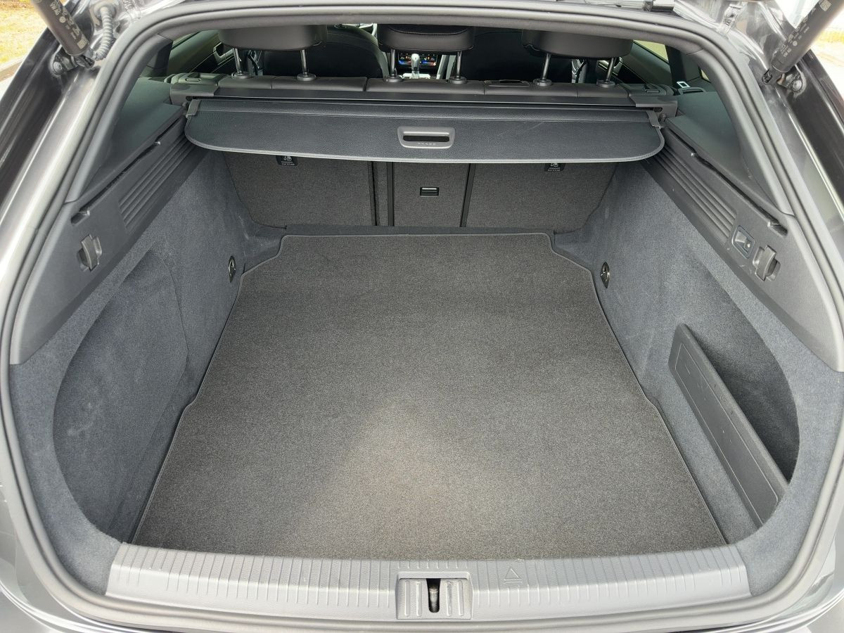 Arteon Shootingbrake 2.0 TDI DSG R-Line ACC DCC AHK Navi LED Standh. Harman Kardon