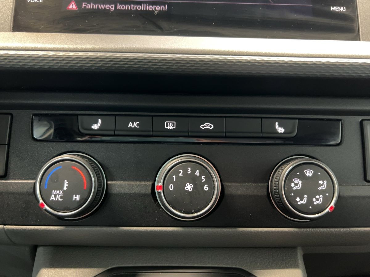 T6.1 Kombi T6.1 2.0 TDI LR DSG 7-Sitze ACC Navi LED Parkp. Lane Ass. Klima Sitzh.