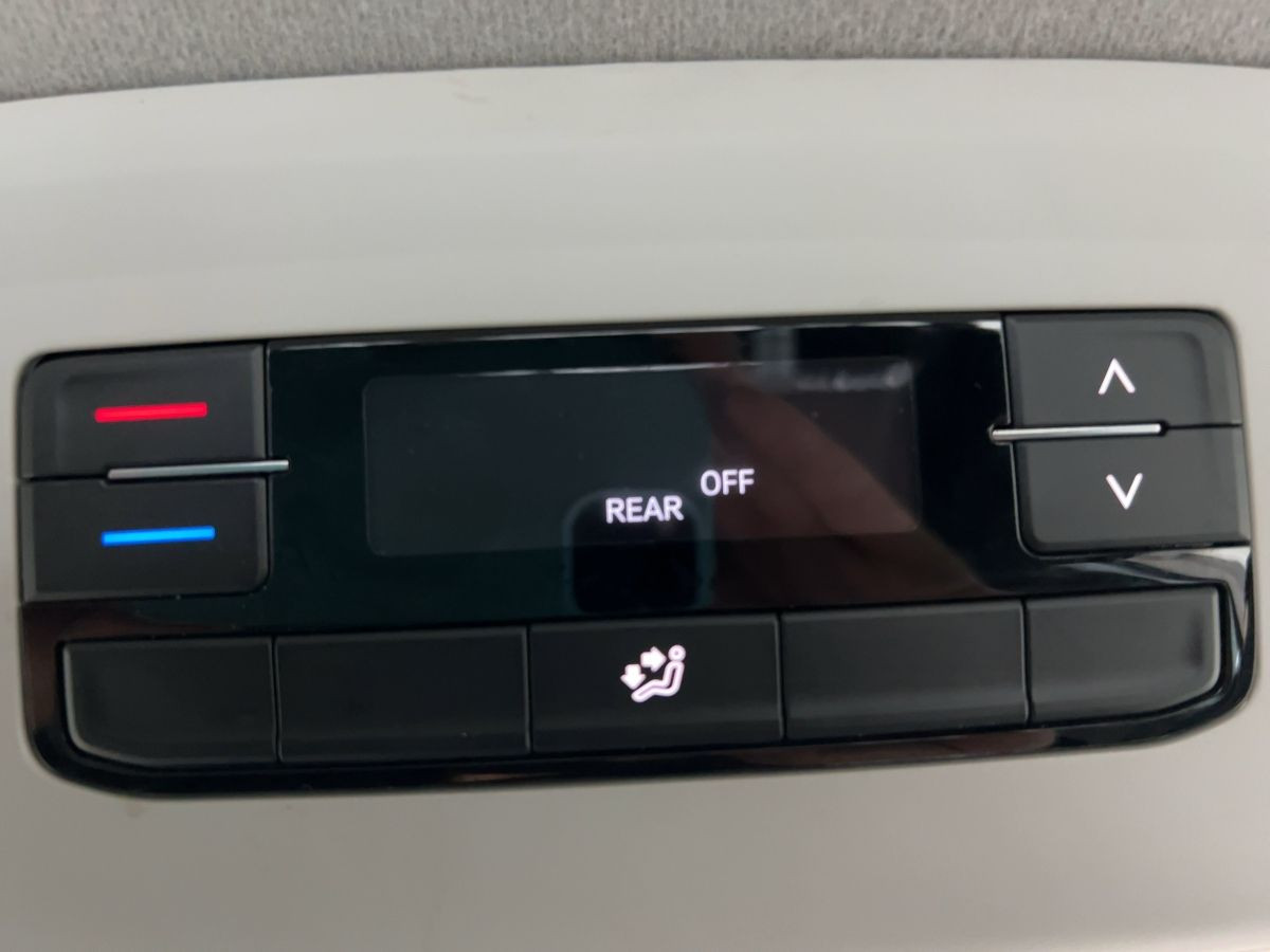 T6.1 Kombi T6.1 2.0 TDI LR DSG 7-Sitze ACC Navi LED Parkp. Lane Ass. Klima Sitzh.