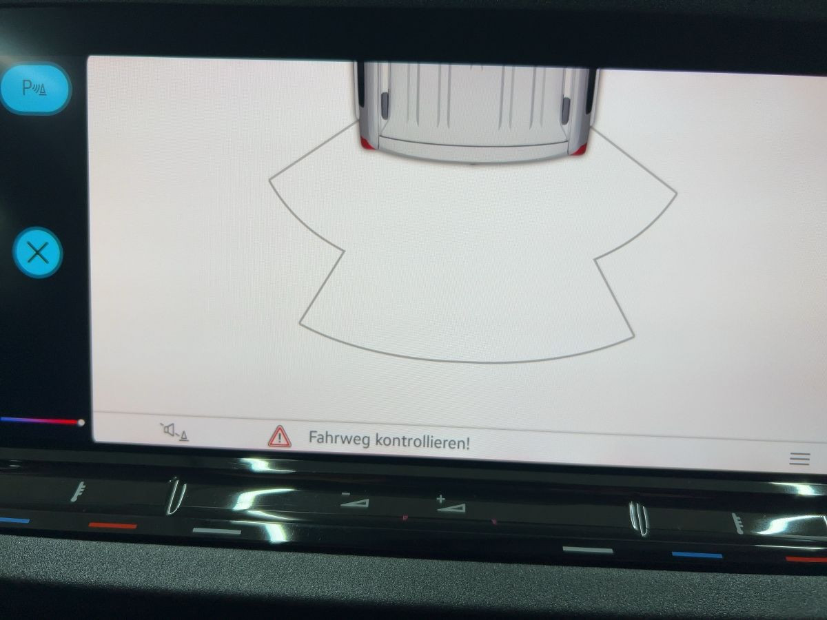 Caddy Maxi Commerce 1.5 TSI Cargo Navi Klima Einparkh. DAB+ Bluet.