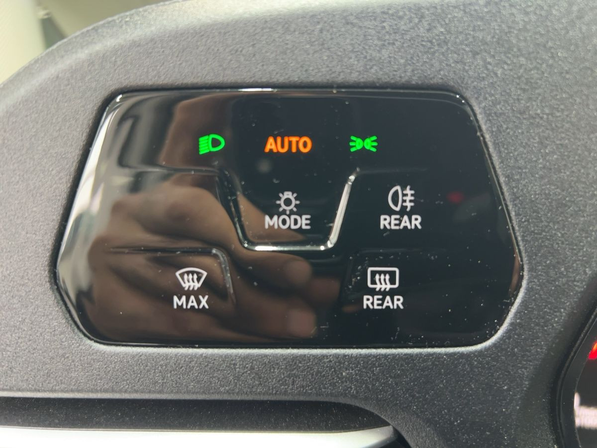 Caddy Maxi Commerce 1.5 TSI Cargo Navi Klima Einparkh. DAB+ Bluet.