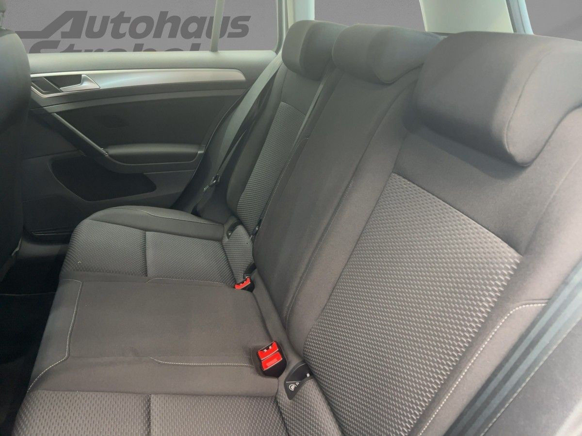 Golf VII Variant 1.6 TDI Trendline Navi Tempo Einparkh. Bluet. Sitzh.