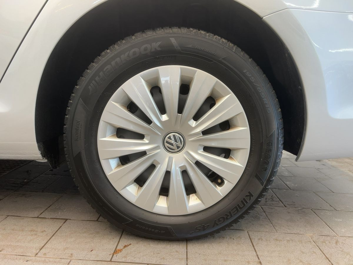 Golf VII Variant 1.6 TDI Trendline Navi Tempo Einparkh. Bluet. Sitzh.