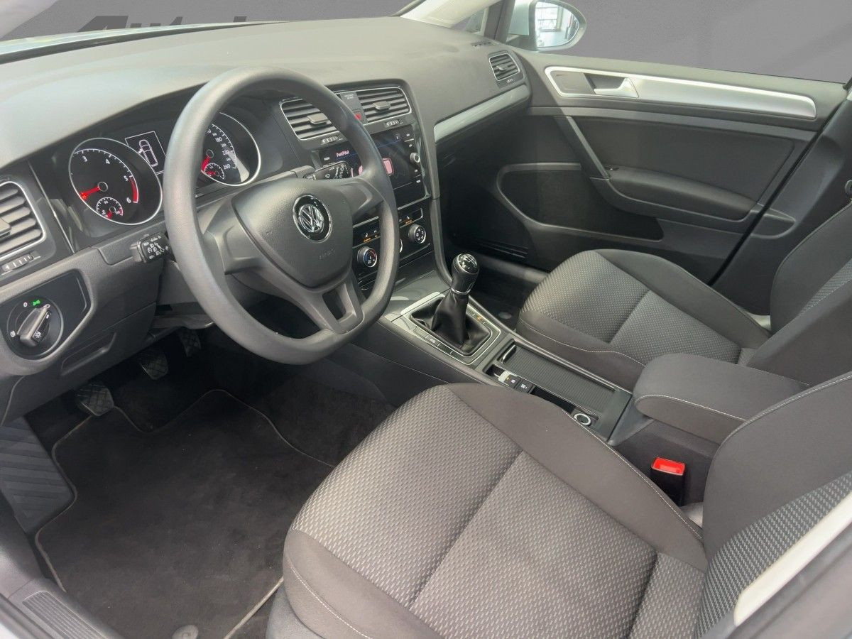 Golf VII Variant 1.6 TDI Trendline Navi Tempo Einparkh. Bluet. Sitzh.