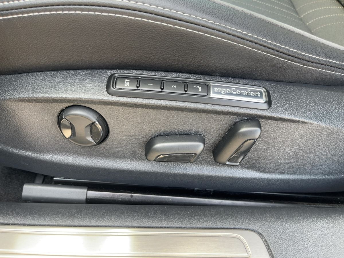 Passat Variant ALLTRACK 2.0 TDI DSG 4M AHK ACC Standh. LED-Matrix Navi ergo Kamera