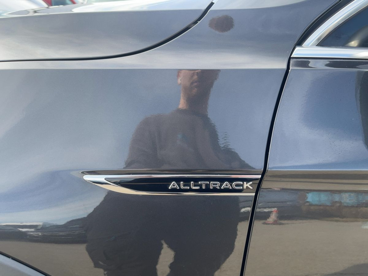 Passat Variant ALLTRACK 2.0 TDI DSG 4M AHK ACC Standh. LED-Matrix Navi ergo Kamera