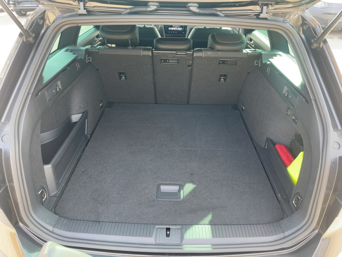 Passat Variant ALLTRACK 2.0 TDI DSG 4M AHK ACC Standh. LED-Matrix Navi ergo Kamera