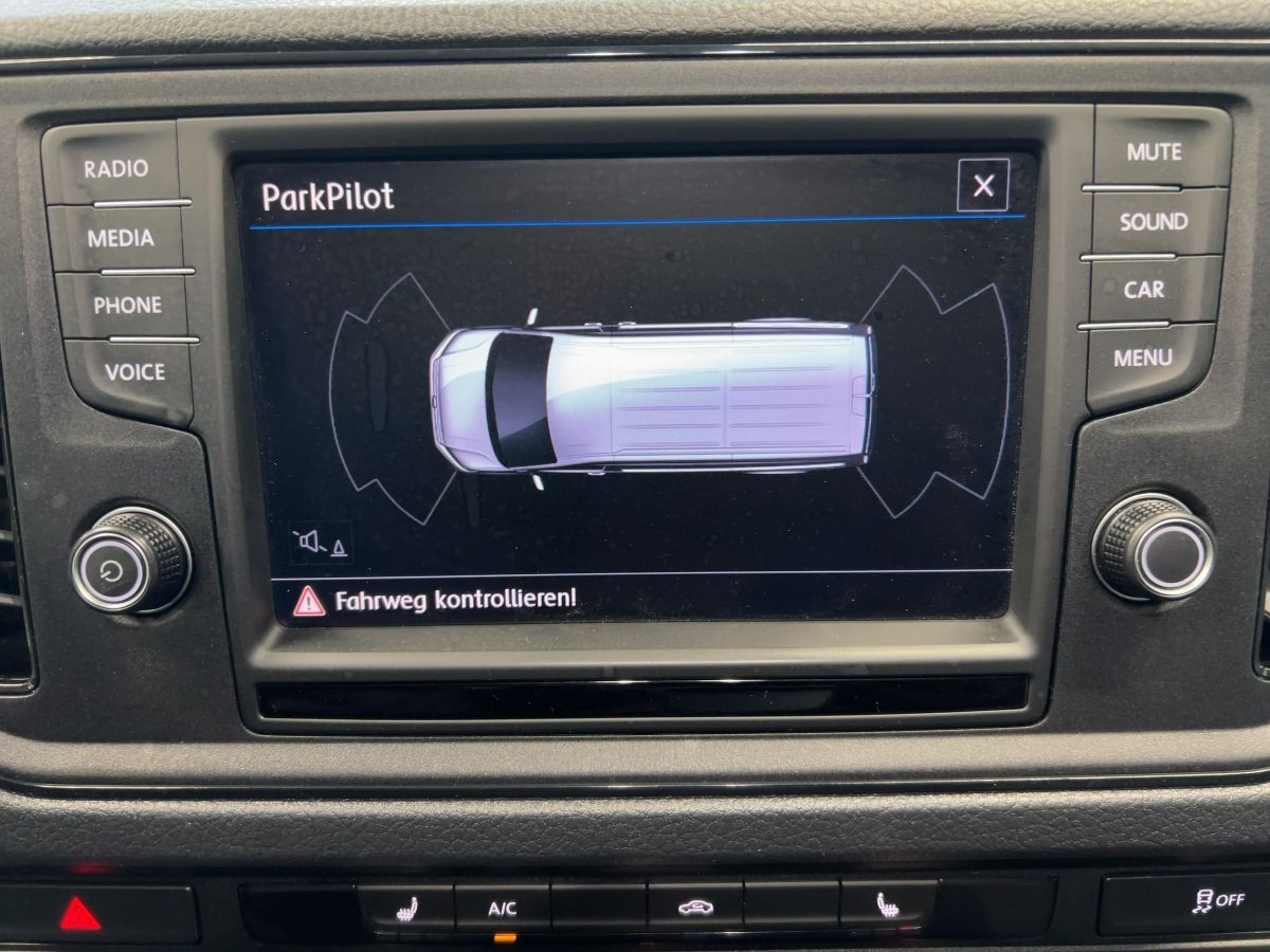 Crafter Kasten 30 2.0 TDI DSG AHK Tempo Parkp. Klima Bluet. Sitzh. Blind Spot