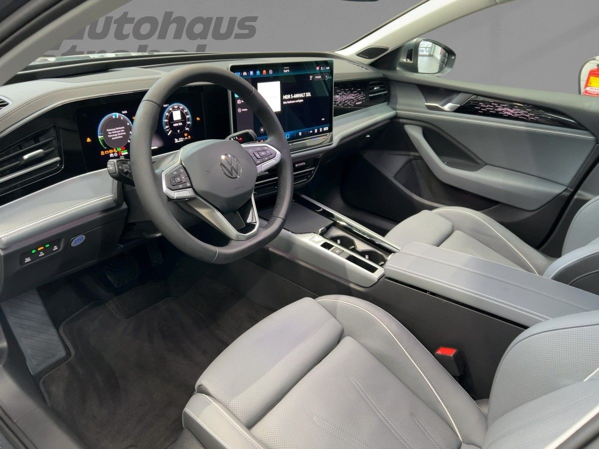Passat Variant 1.5 TSI DSG eHybrid Elegance ab3,99% DCC LED-Matrix Navi Leder Harman Kar