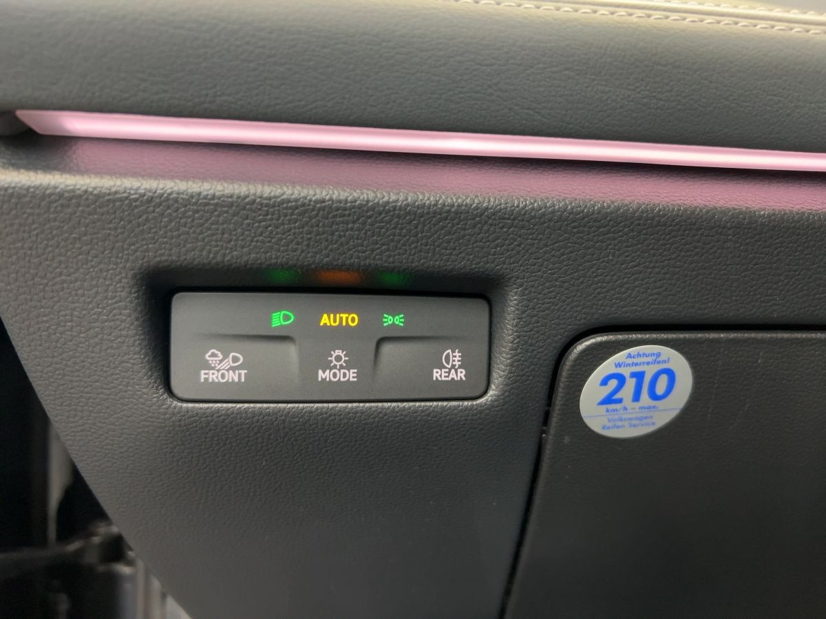 Passat Variant 1.5 TSI DSG eHybrid Elegance ab3,99% DCC LED-Matrix Navi Leder Harman Kar