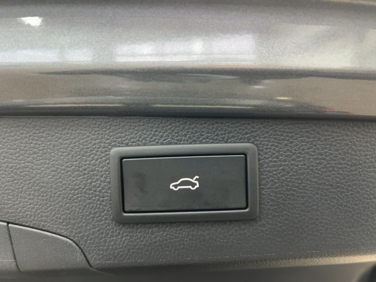 Passat Variant 1.5 TSI DSG eHybrid Elegance ab3,99% DCC LED-Matrix Navi Leder Harman Kar