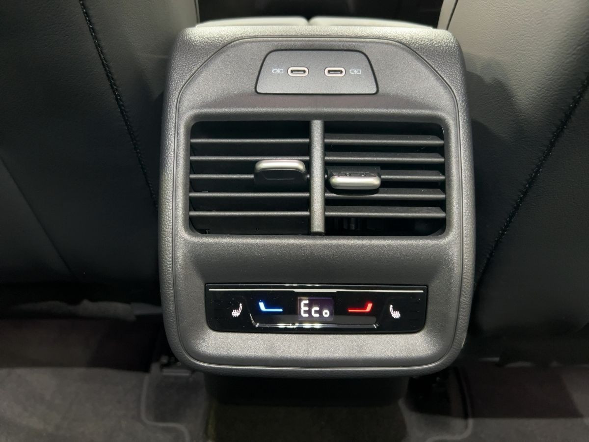 Passat Variant 1.5 TSI DSG eHybrid Elegance ab3,99% DCC LED-Matrix Navi Leder Harman Kar