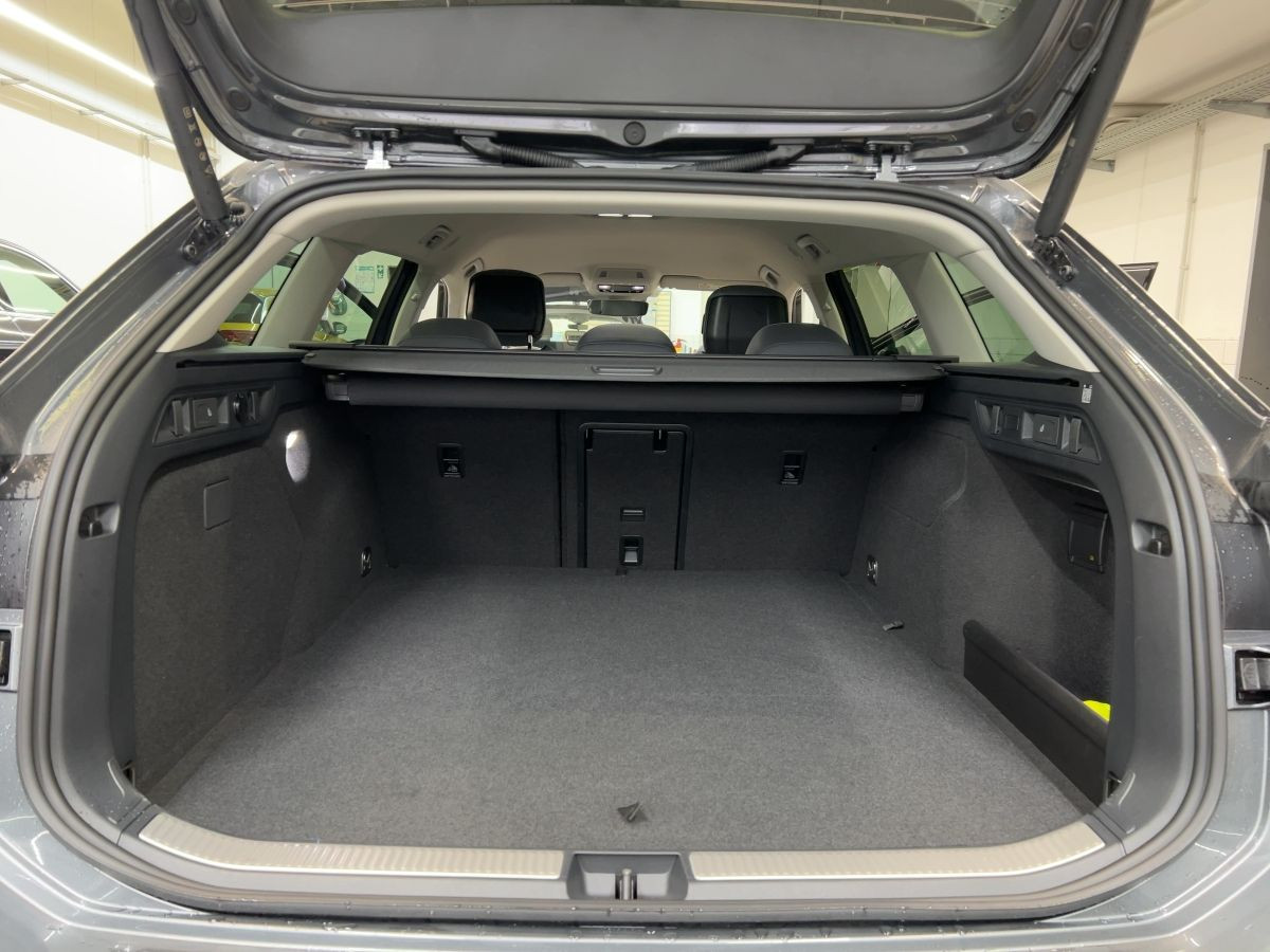 Passat Variant 1.5 TSI DSG eHybrid Elegance ab3,99% DCC LED-Matrix Navi Leder Harman Kar