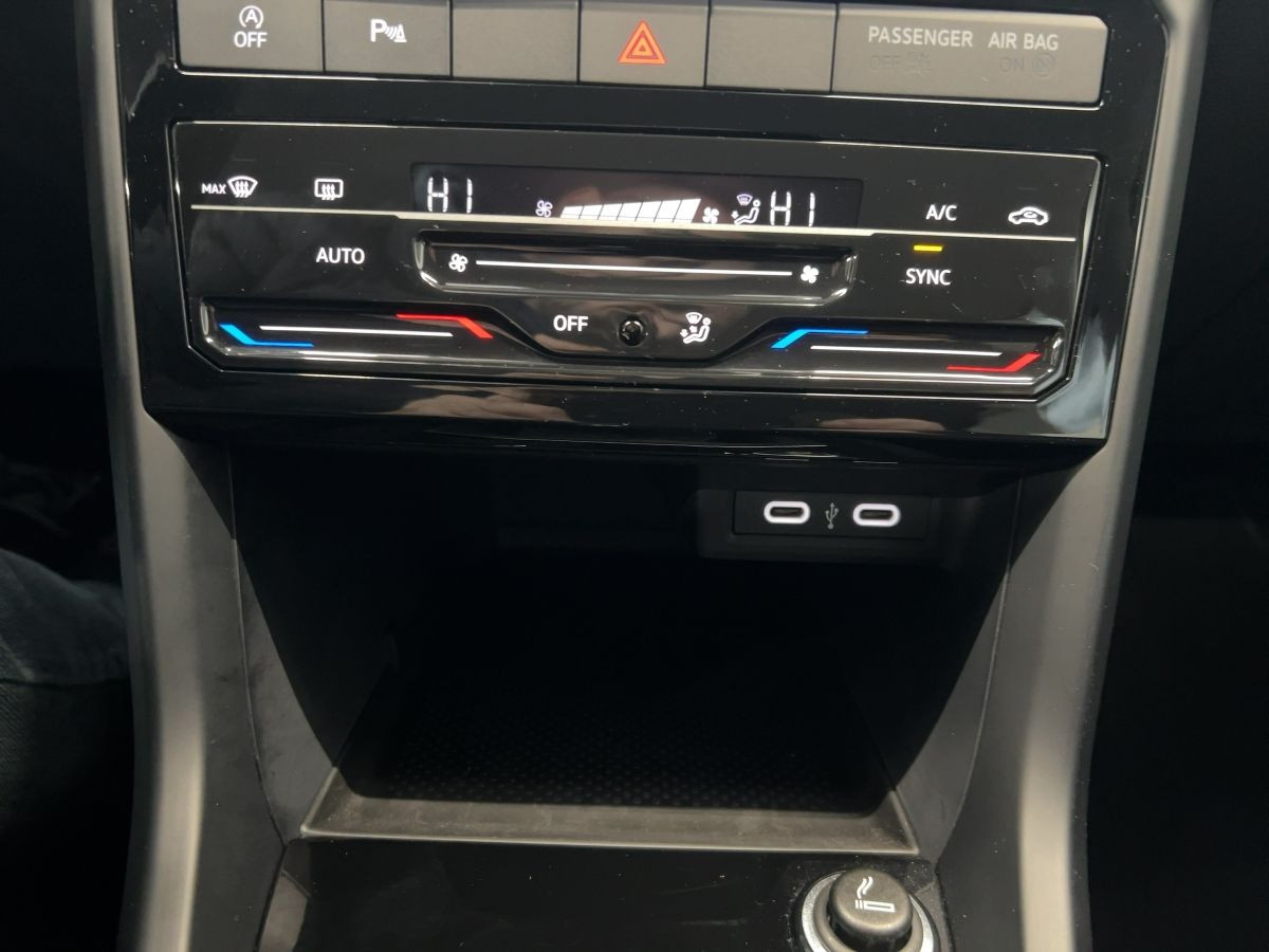 T-Cross 1.0 TSI Life ACC Navi LED Kamera Lane Ass. Climatronic Sitzh.