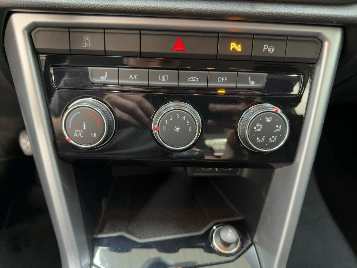 T-Roc 2.0 TDI Life AHK LED Park Ass. Lane Ass. Bluet. Sitzh. Klima