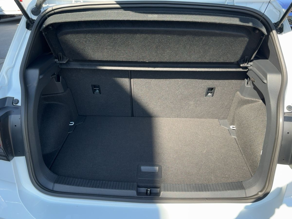 T-Cross 1.5 TSI DSG R-Line ab 3,99% ACC Navi LED-Matrix Kamera Bluet. Sitzh.