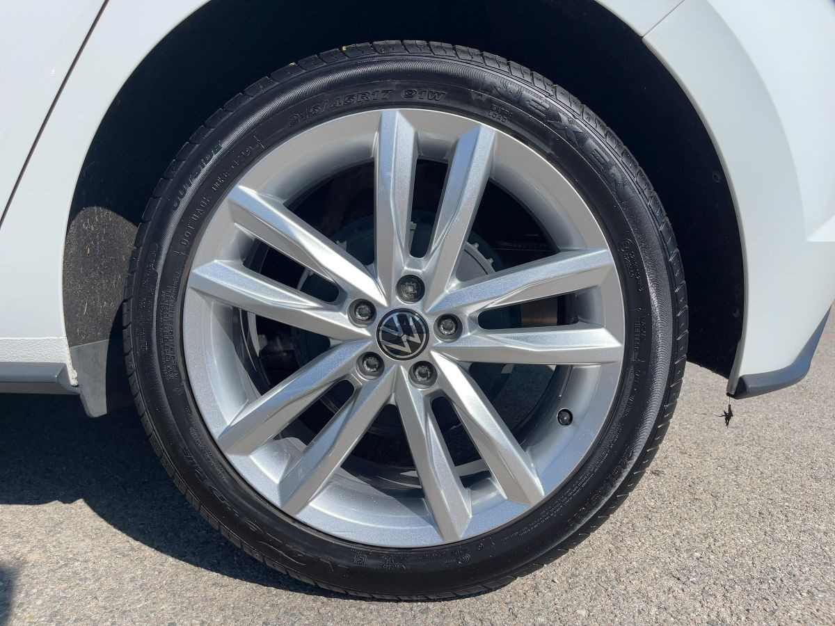 Polo 1.0 TSI Highline R-Line ACC Navi LED Kamera Climatronic Bluet. Sitzh.