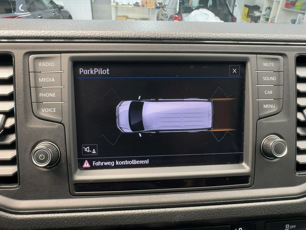 Crafter Kombi 35 2.0 TDI 4M 9-Sitzer LED Standh. Climatronic Bluet.