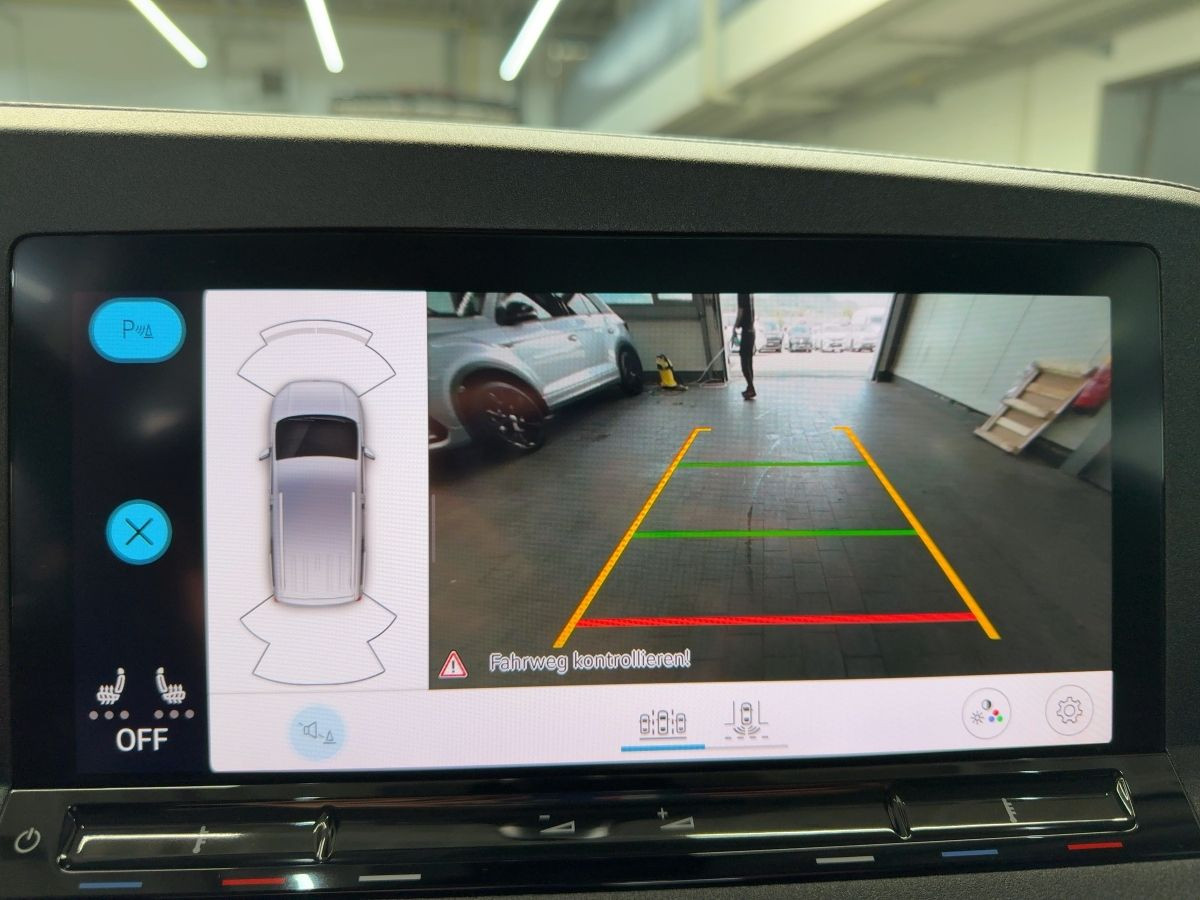 Caddy 2.0 TDI Life ACC Navi Kamera Climatronic Bluet. Sitzh.