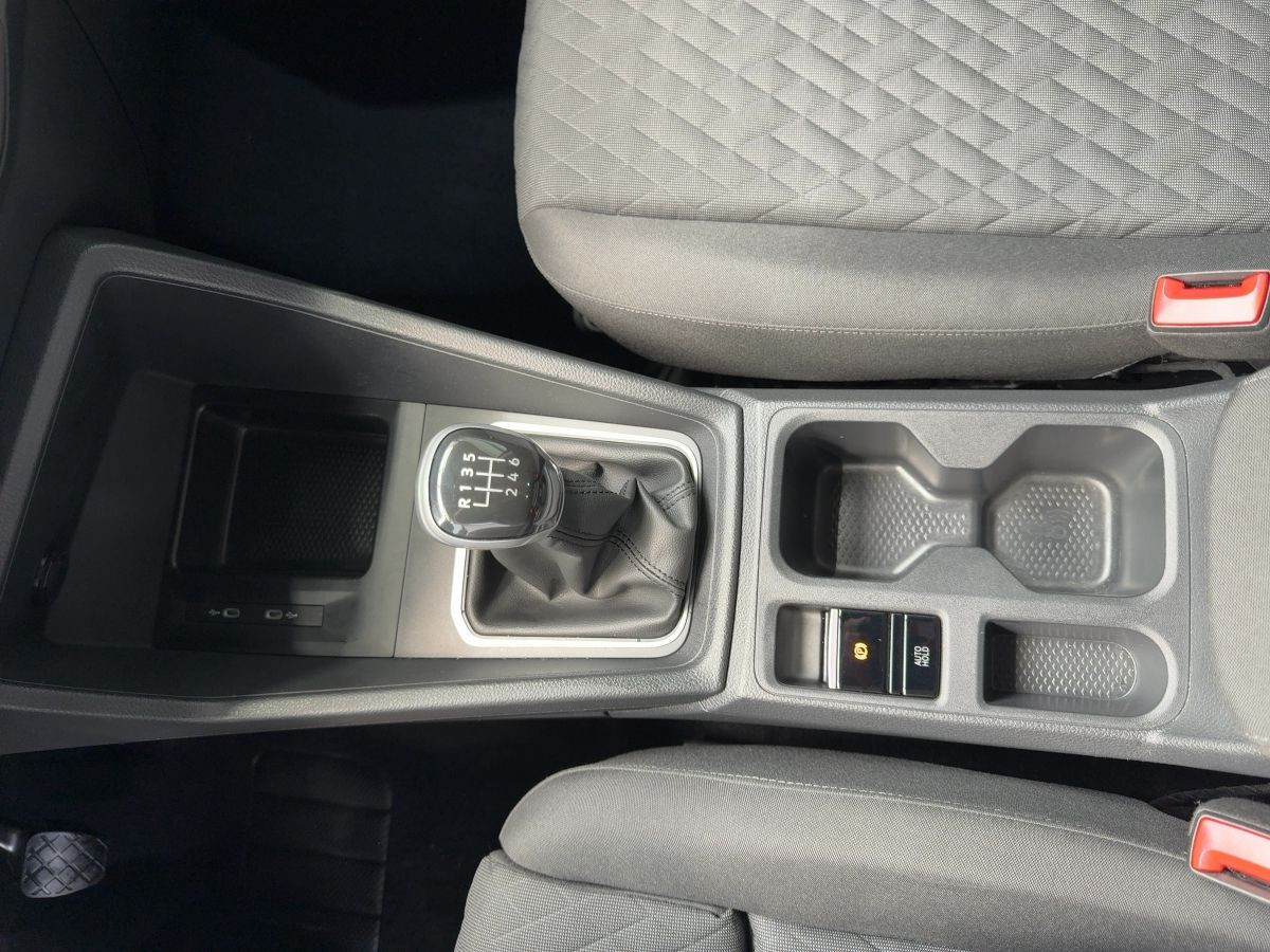 Caddy 2.0 TDI Life ACC Navi Kamera Climatronic Bluet. Sitzh.