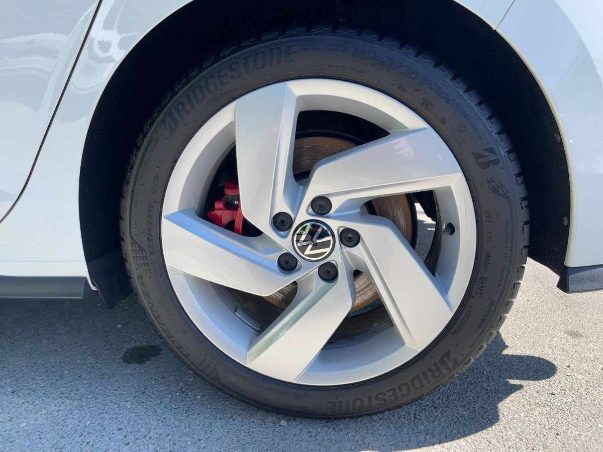 Golf VIII GTI 2.0 TSI LED Plus Einparkh. DAB+ Lane Ass. Keyless Bluet.