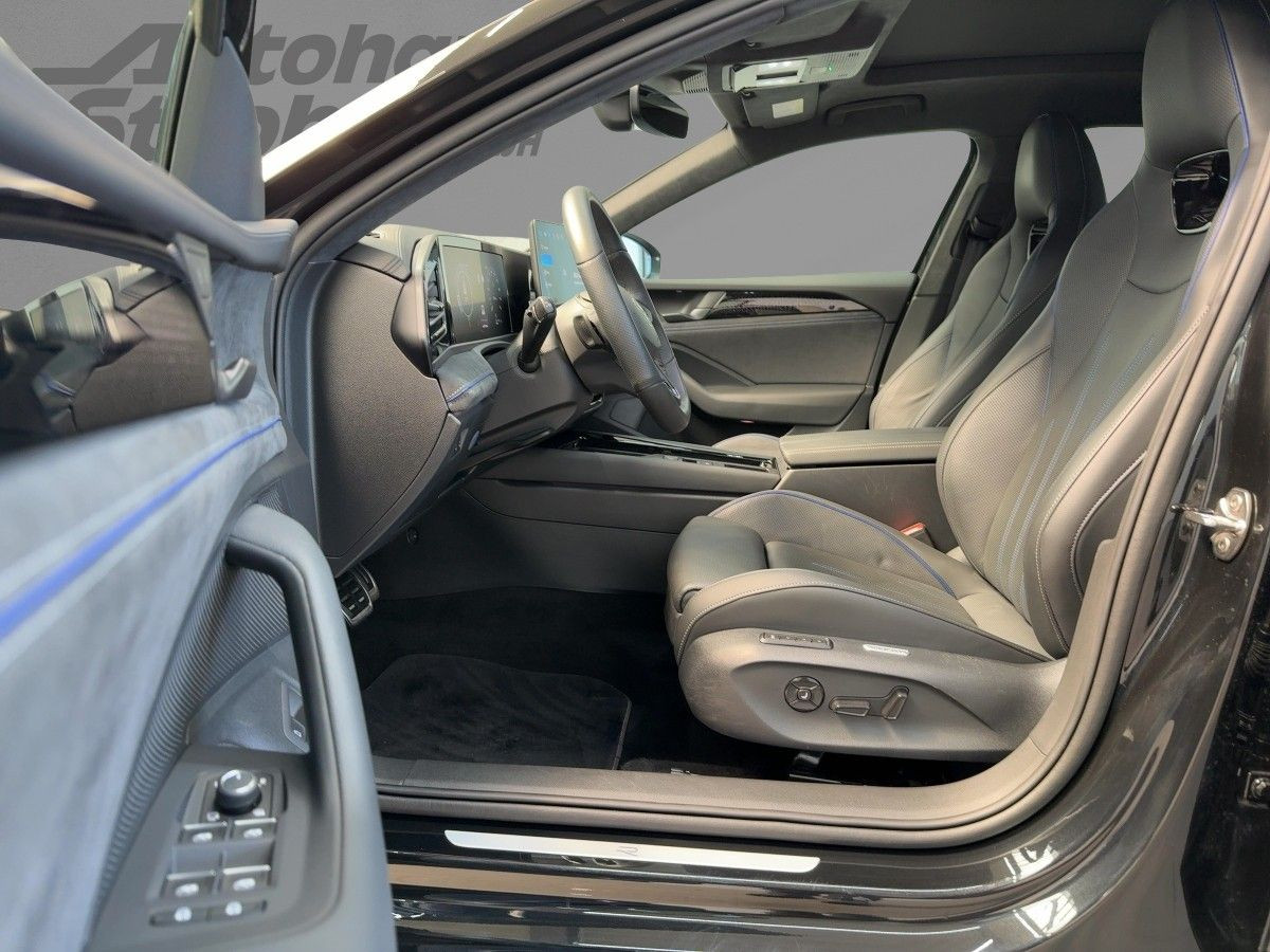 Passat Variant 2.0 TDI DSG 4M R-Line ab 3,99% AHK DCC Navi LED-Matrix Pano Leder Keyless