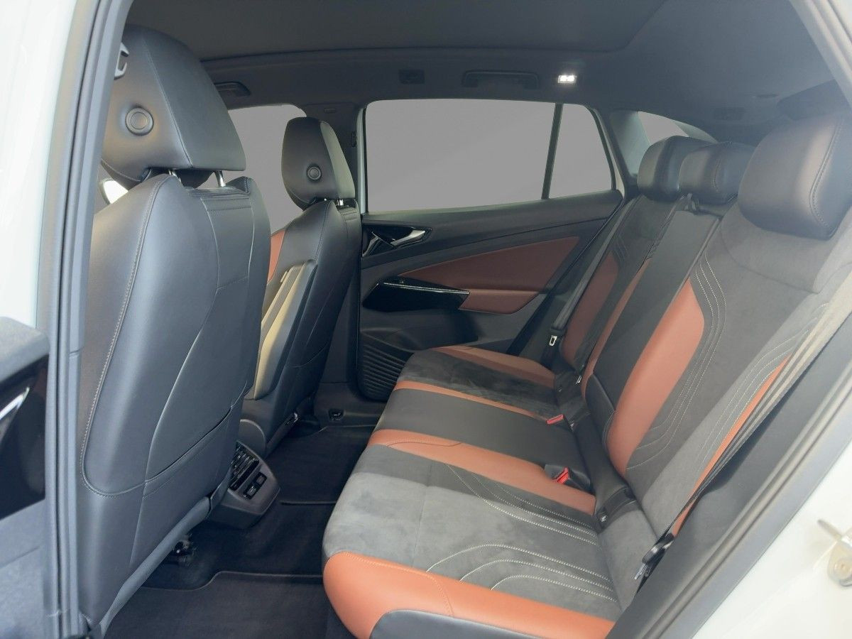 ID.4 Pro Perfomance Family 77 kWh AHK ACC LED-Matrix Navi Pano Sitzhzg