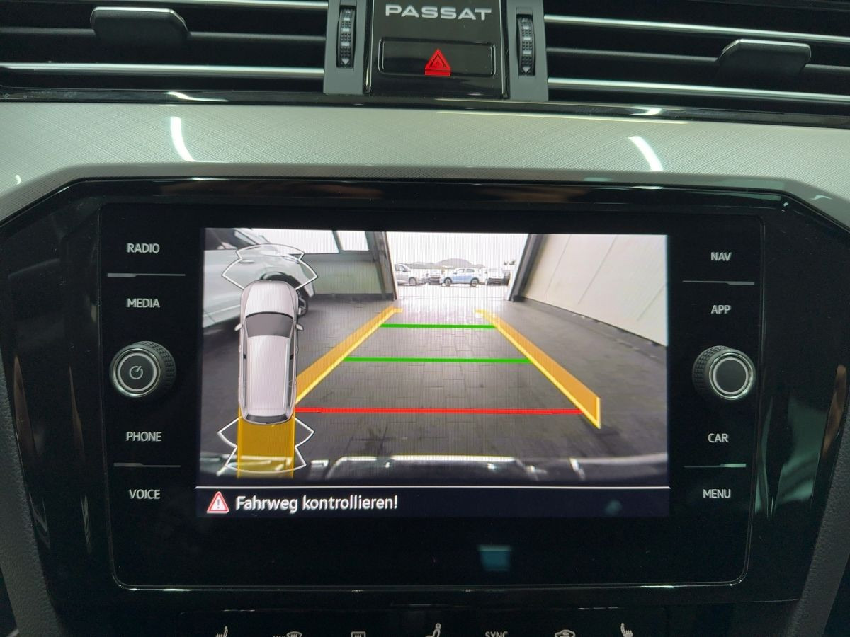 Passat Variant GTE 1.4 TSI DSG ACC LED Navi Kamera Sitzhzg Bluet. Lane-Ass Climatronic
