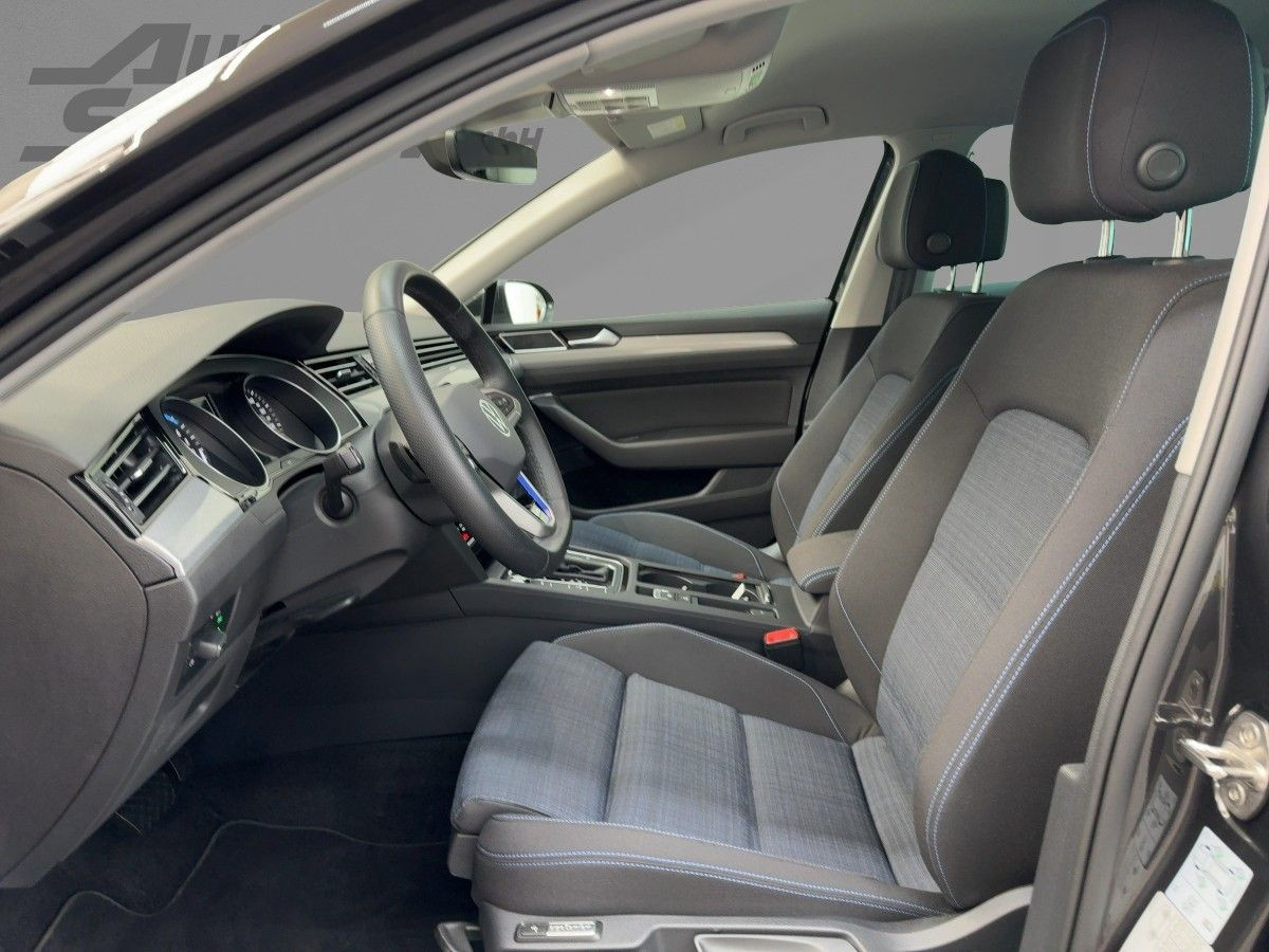 Passat Variant GTE 1.4 TSI DSG ACC LED Navi Kamera Sitzhzg Bluet. Lane-Ass Climatronic