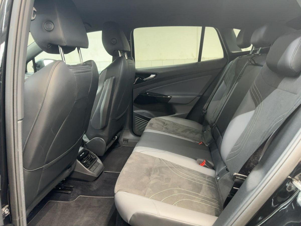 ID.4 Pro Performance 82 kWh Wärmep. ab 1,49% ACC AHK Navi LED-Matrix Kamera