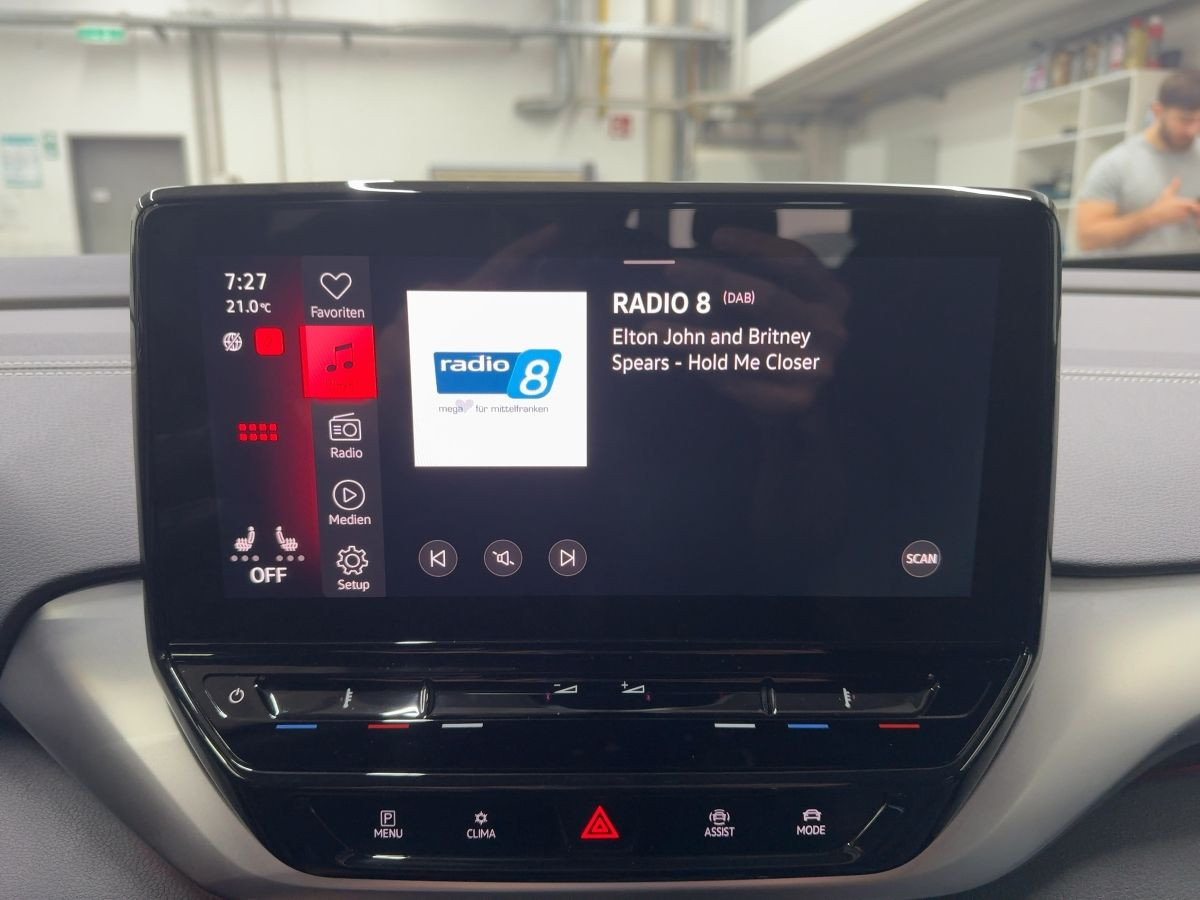 ID.4 Pro Performance 82 kWh Wärmep. ab 1,49% ACC AHK Navi LED-Matrix Kamera