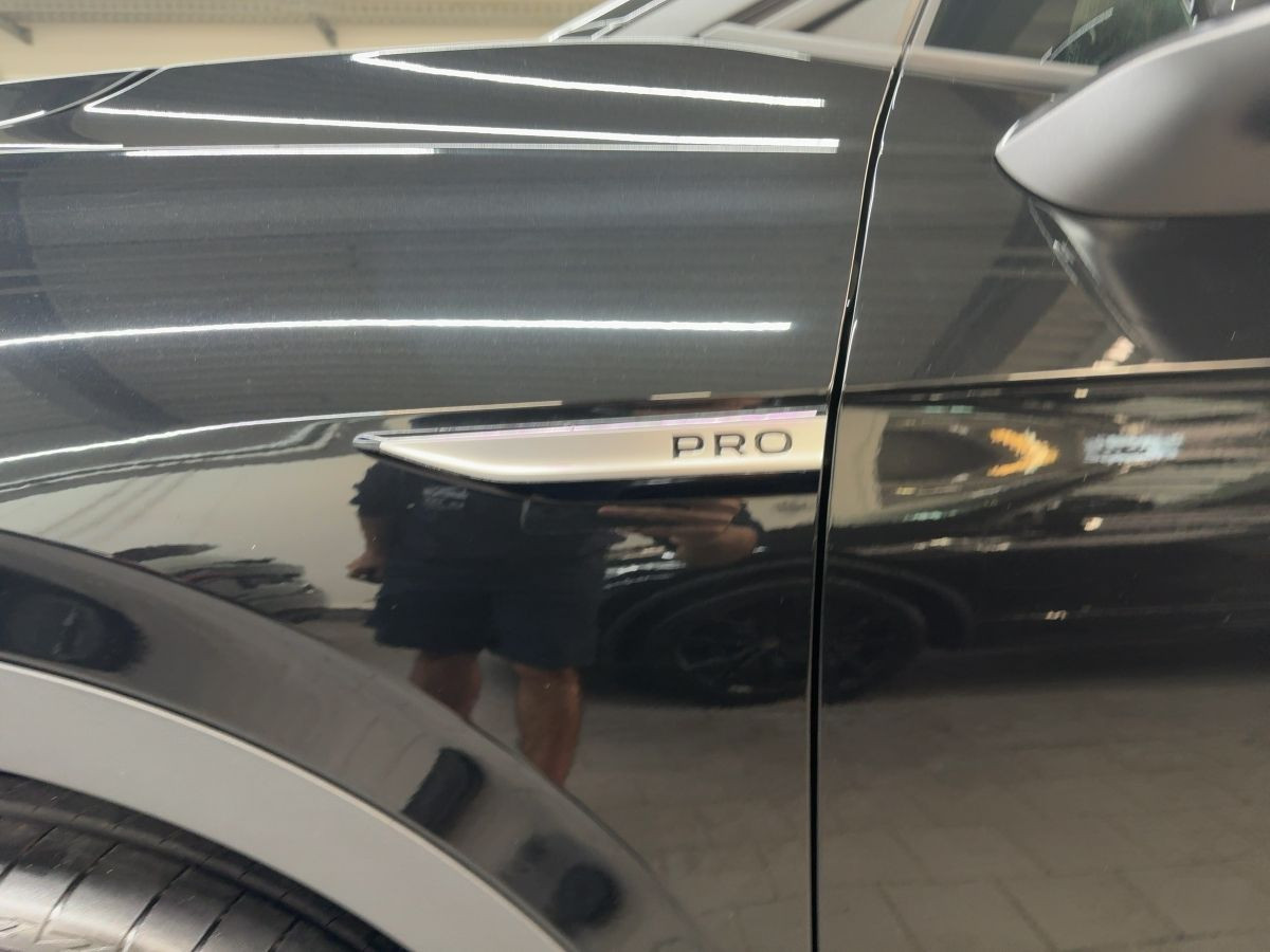 ID.4 Pro Performance 82 kWh Wärmep. ab 1,49% ACC AHK Navi LED-Matrix Kamera