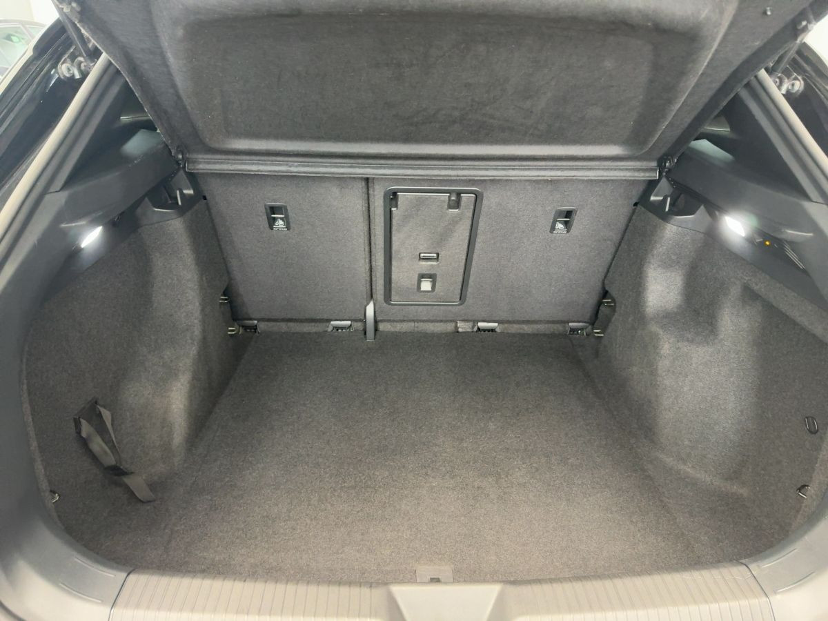 ID.4 Pro Performance 82 kWh Wärmep. ab 1,49% ACC AHK Navi LED-Matrix Kamera