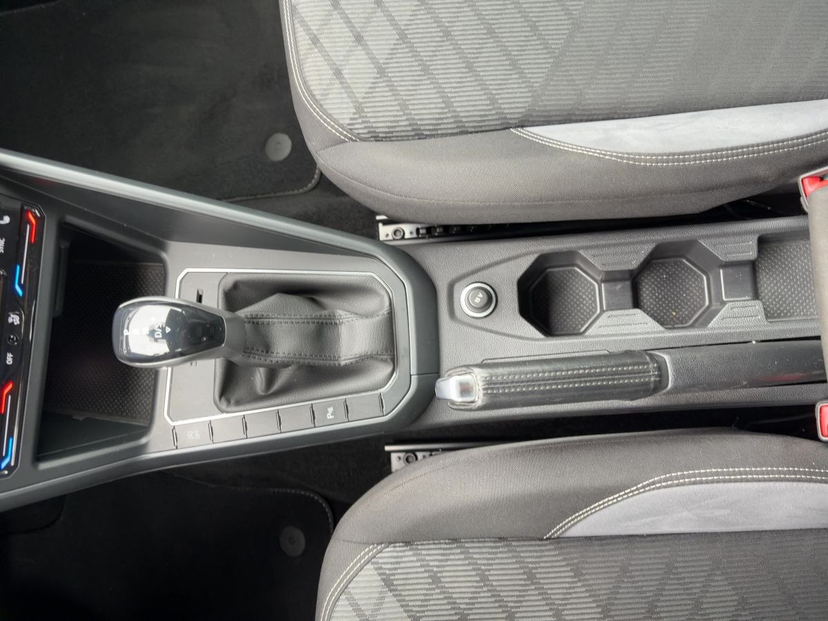 Taigo 1.5 TSI DSG R-Line AHK ACC LED-Matrix Kamera Climatronic Bluet. Sitzh.