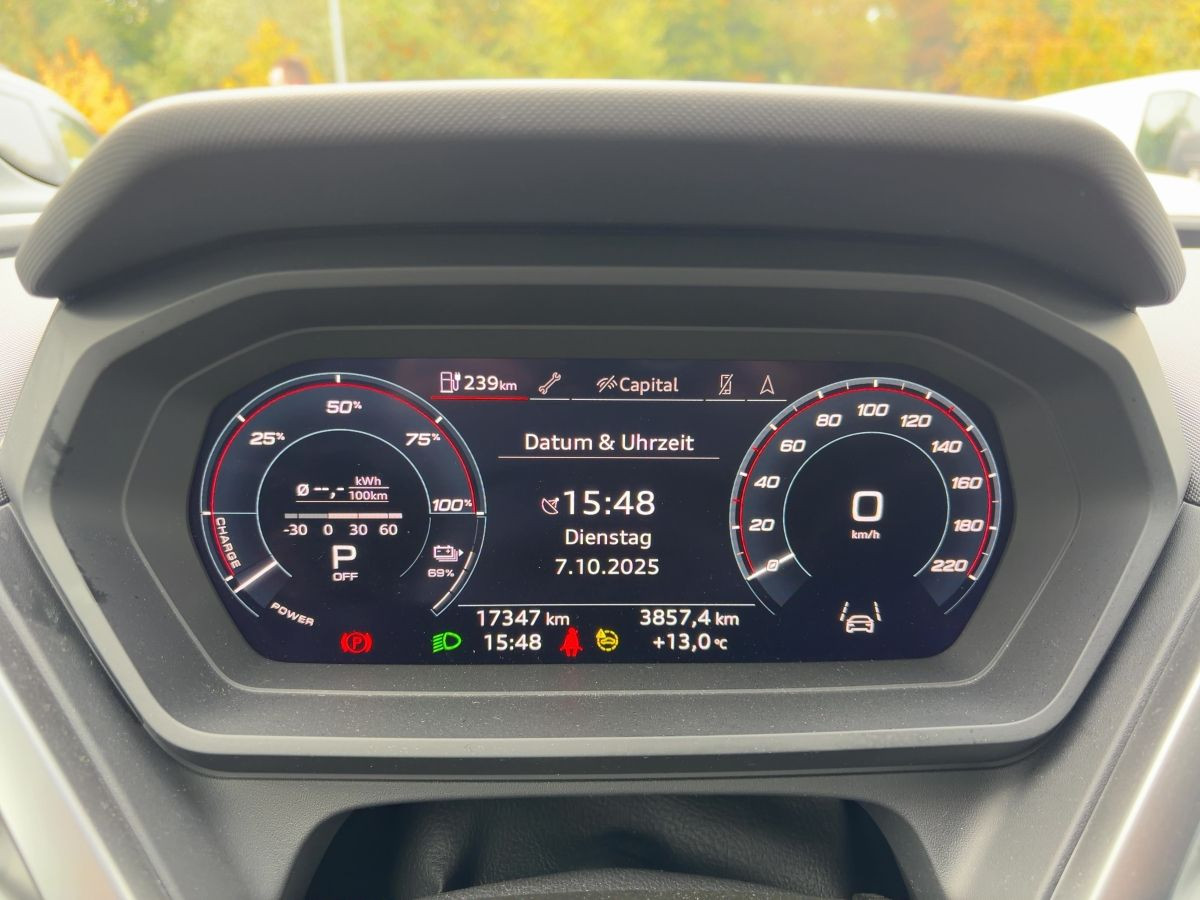 Q4 e-tron Quattro 82 kWh advanced MMI-Navi-Plus LED Kamera Sitzh.