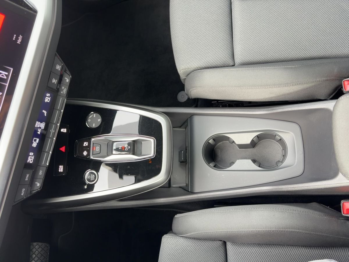 Q4 e-tron Quattro 82 kWh advanced MMI-Navi-Plus LED Kamera Sitzh.