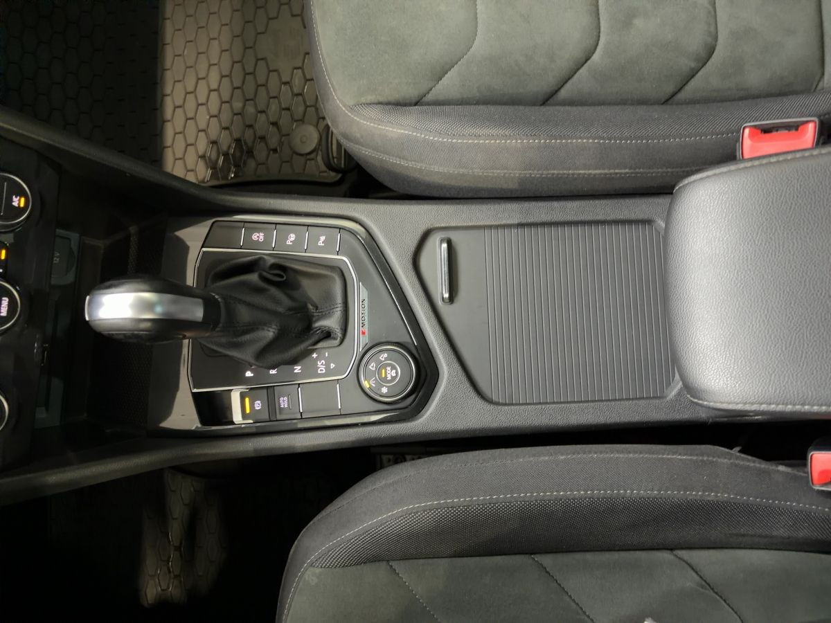 Tiguan 2.0 TDI DSG 4M Highline Standh. ACC LED Navi Kamera Bluet. Lane-Ass